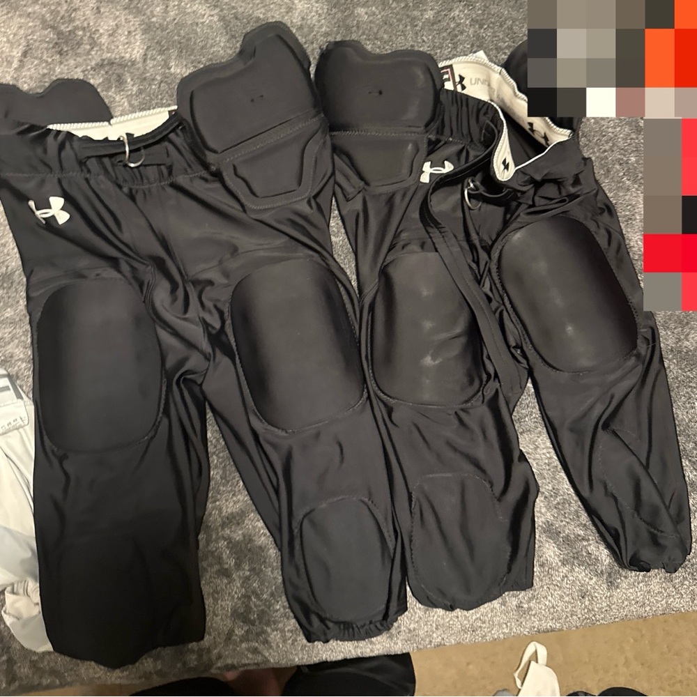 Used Under Armour Gameday Integrated Football Pant Men XL Black Heatgear Stretch